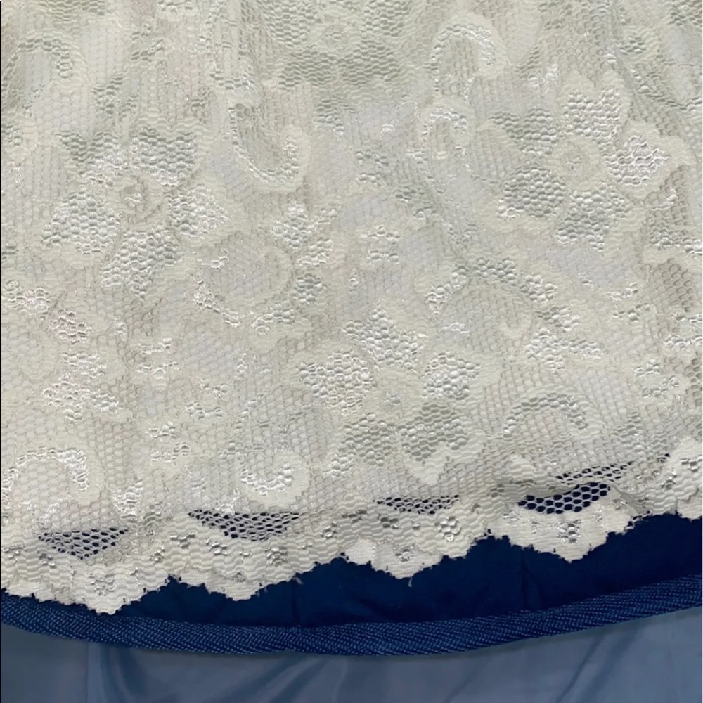 SOLD ! Cream lace dress Size M - Picture 7 of 10